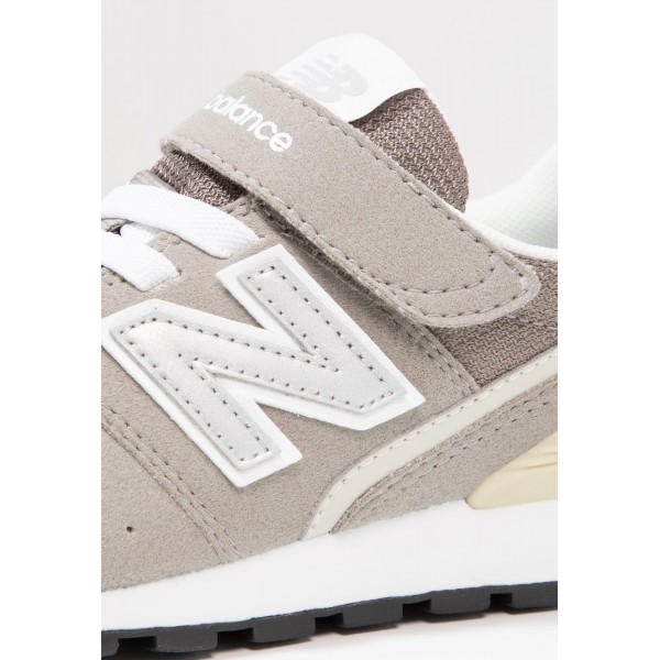 Kinder New Balance Fitnessschuhe Low - Dämmerung Grau/Cool Grau/Creme/Weiß