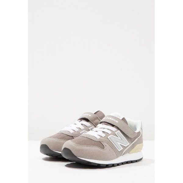 Kinder New Balance Fitnessschuhe Low - Dämmerung Grau/Cool Grau/Creme/Weiß