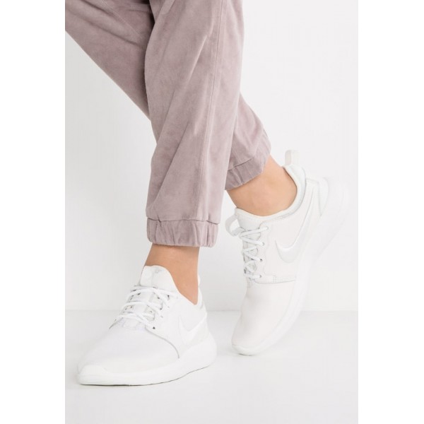 Damen Nike Footwear Für Sport ROSHE TWO SI - Turn...