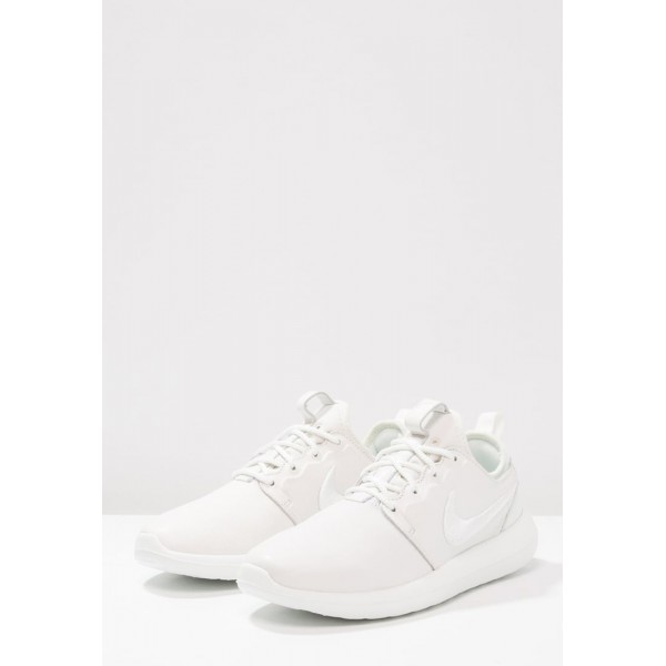 Damen Nike Footwear Für Sport ROSHE TWO SI - Turnschuhe Low - Summit Weiß