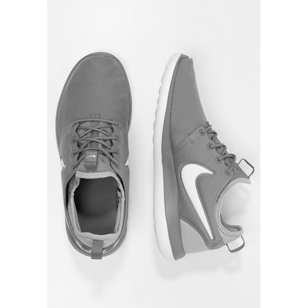 Damen Nike Footwear Für Sport ROSHE TWO - Sportschuhe Low - Wolf Grau/Cool Grau/Weiß