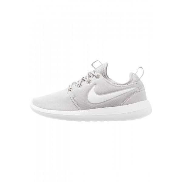 Damen Nike Footwear Für Sport ROSHE TWO - Schuhe Low - Hellgrau / Weiß