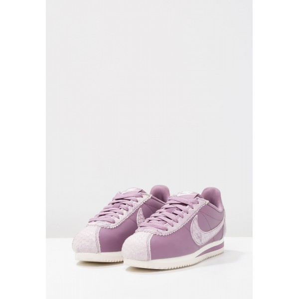 Damen Nike Footwear Für Sport CLASSIC CORTEZ PRM - Schuhe Low - Violet Dust/Lila Rot/Sail