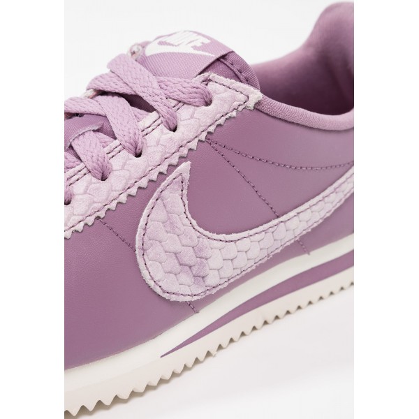 Damen Nike Footwear Für Sport CLASSIC CORTEZ PRM - Schuhe Low - Violet Dust/Lila Rot/Sail