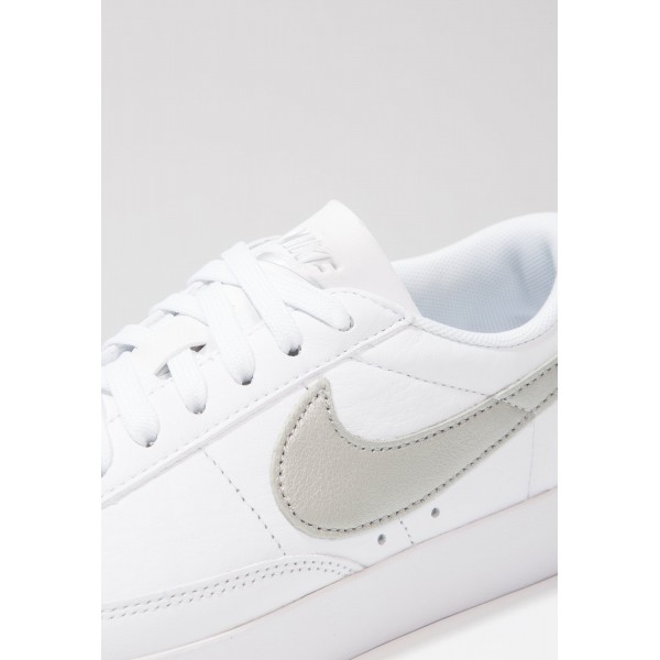 Damen Nike Footwear Für Sport BLAZER Low LE - Schuhe Low - Weiß/Metallic Silber